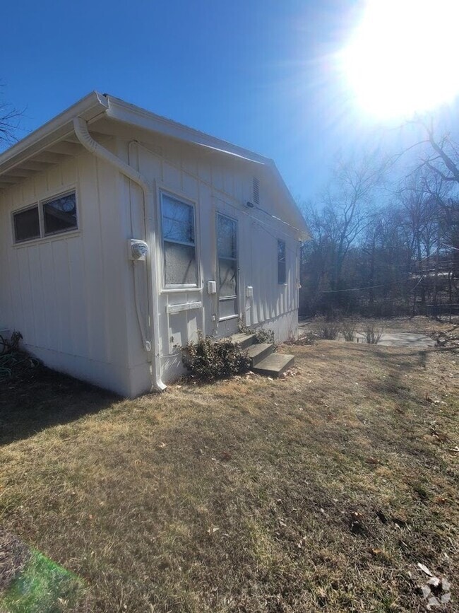 Building Photo - NEW Rate NOW! Beautiful 3 Bedroom Home in ...