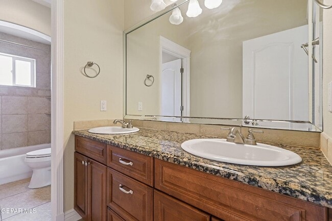 Building Photo - 6285 Wildwood Ct
