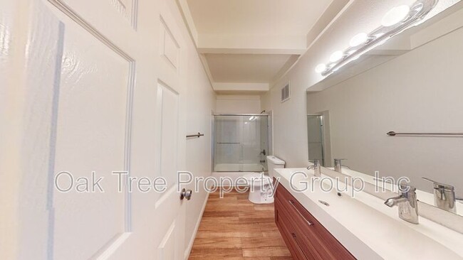 Building Photo - 7867 Bancroft Ave