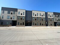 Building Photo - One-Bedroom Unit at Block 100