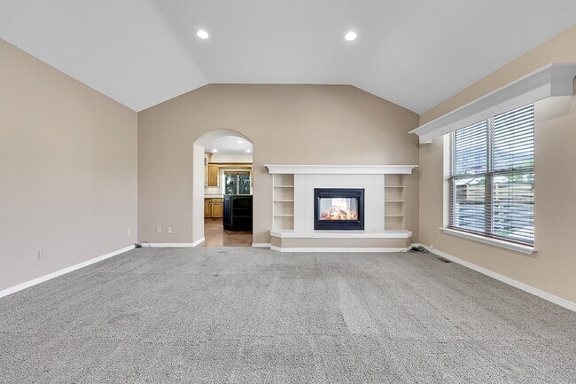 Building Photo - $3,650 - 4 Bed, 4 Bath Home with 4 Car Gar...