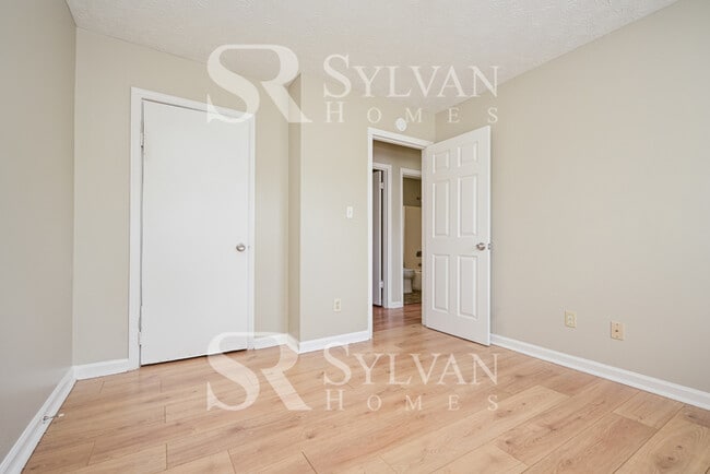 Building Photo - The living is easy in this 3 bedroom, 2 bathroom home