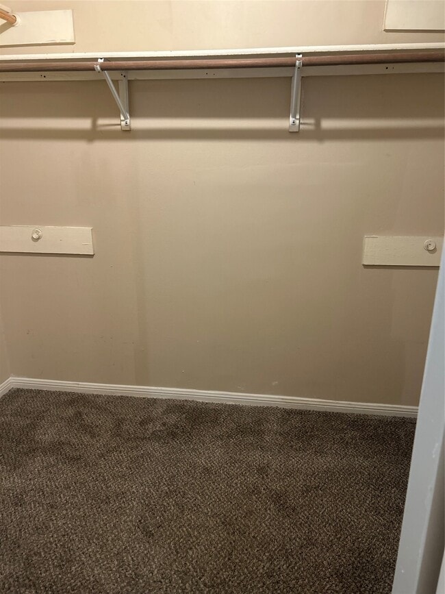 Building Photo - 8411 Battleoak Dr