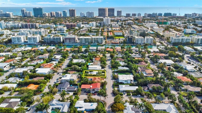 Building Photo - 1261 NE 98th St