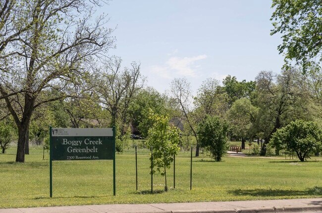 Building Photo - 2511 E 9th St