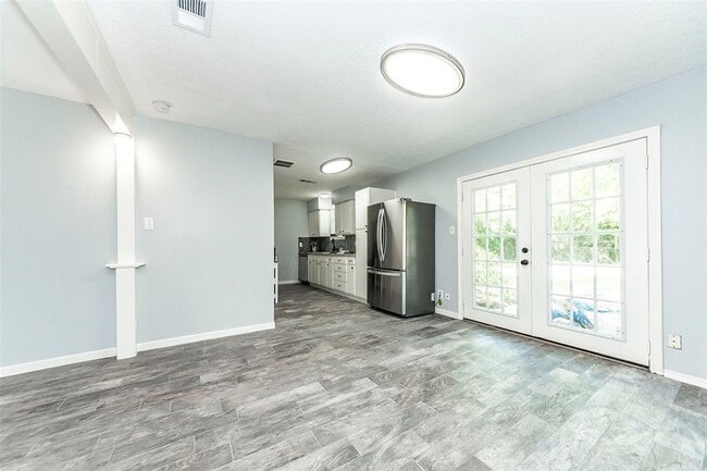 Building Photo - 405 Bellmar Ln