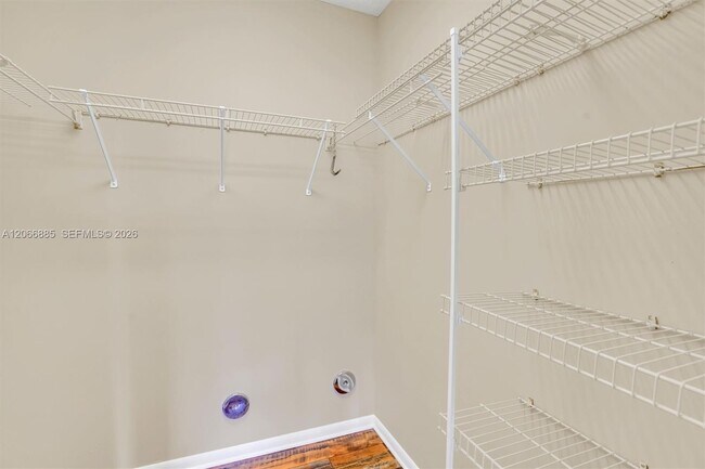 Building Photo - 9537 Weldon Cir