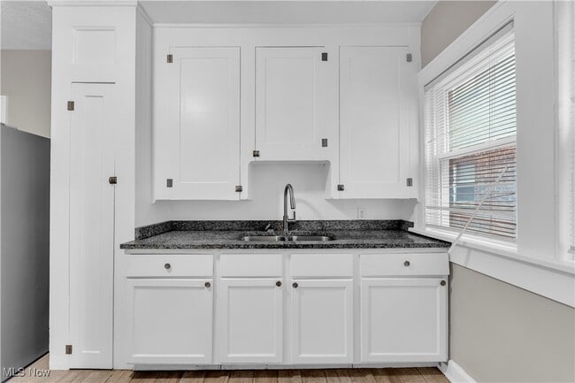 Building Photo - 13601 Othello Ave