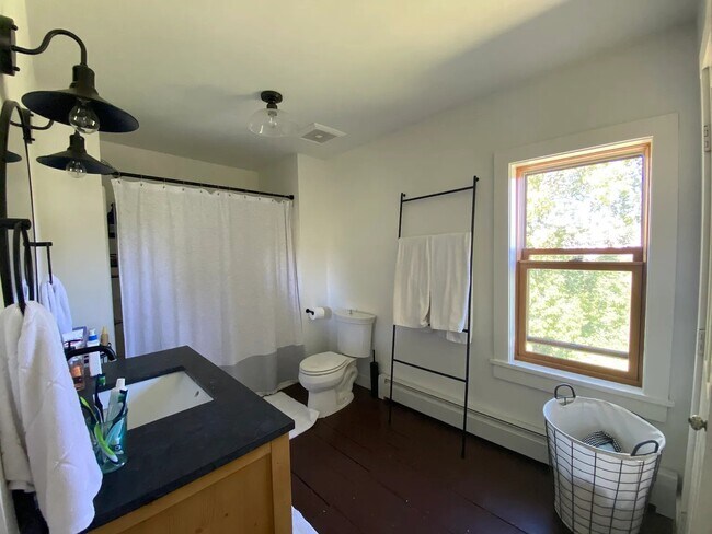 Building Photo - 2484 VT-30