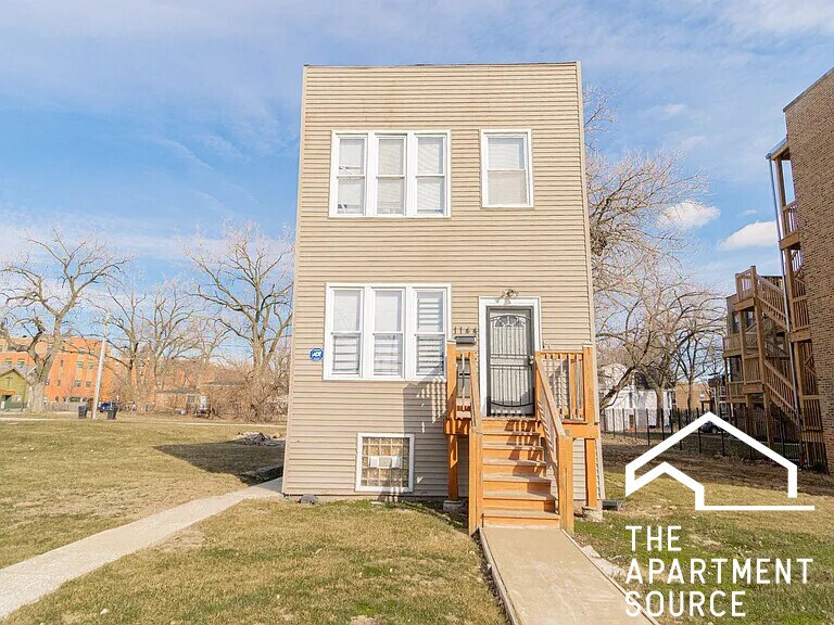 Building Photo - 1144 W 68th St