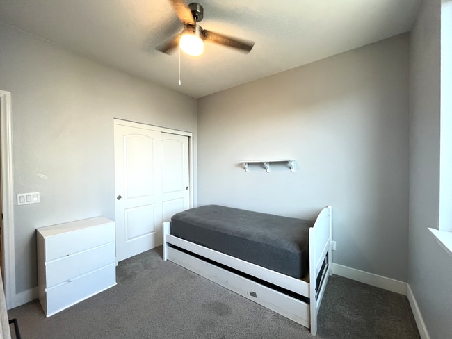 Building Photo - 3 bed, 4 bath located in Rancho Cucamonga!