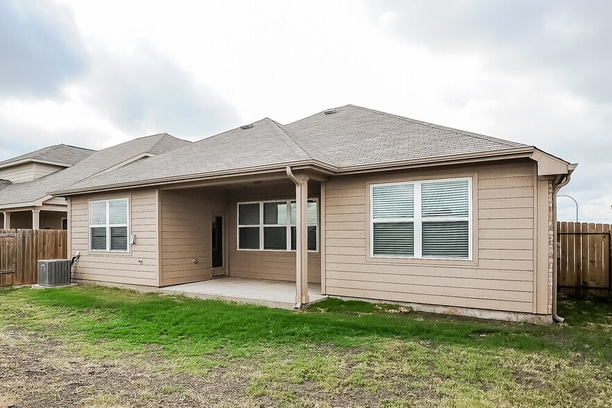Building Photo - 4144 Tower Ln