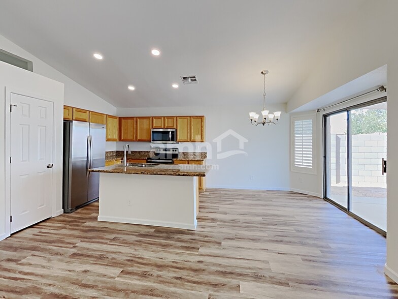 Building Photo - 4722 E Silverwood Dr