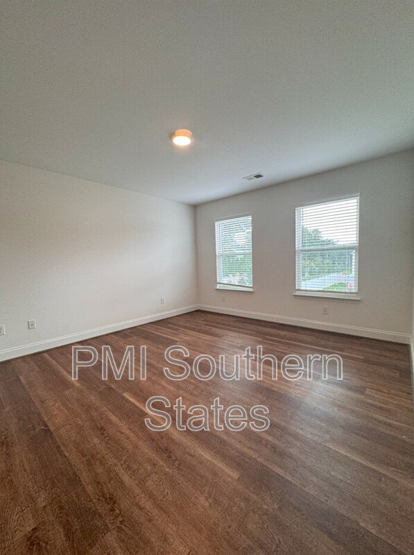 Building Photo - 1 Solis Ct