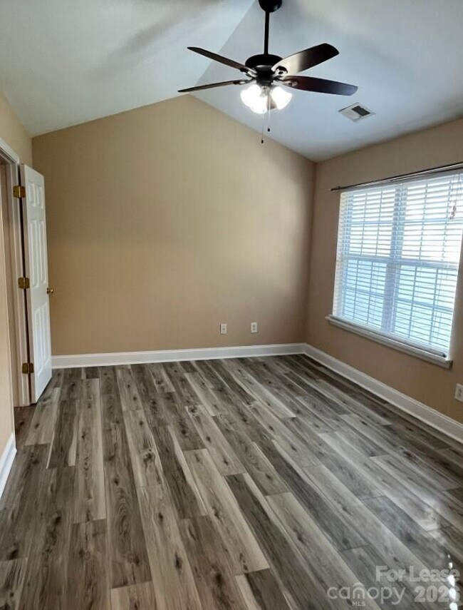 Building Photo - 11838 Shoemaker Ct