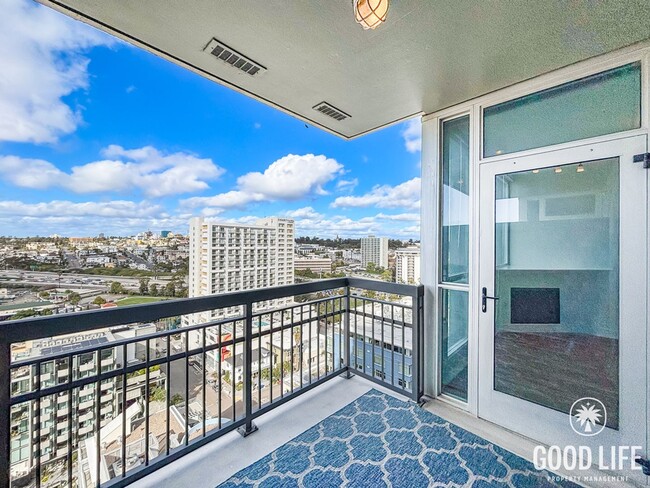Building Photo - Beautiful 1BD/1BA Condo in Little Italy W/ A/C, W/D, Private Balcony with City Views, Community G...
