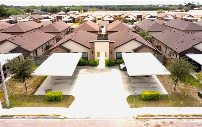 Building Photo - 18 Valeria St