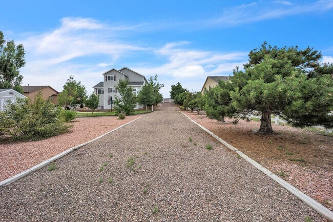 Building Photo - 9811 Carrington Dr