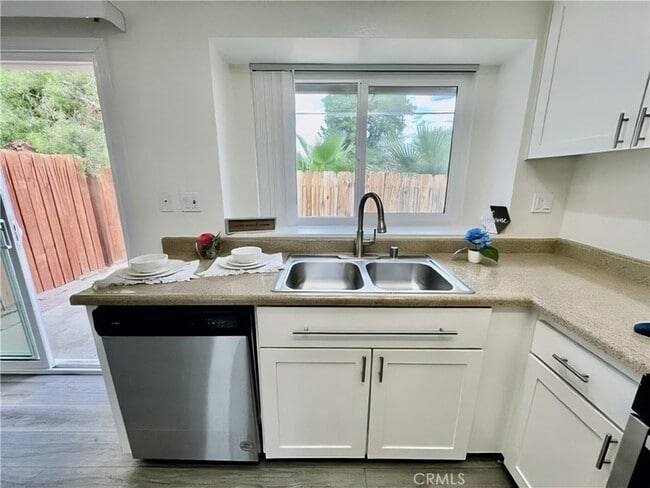 Building Photo - 79400 Ave 42