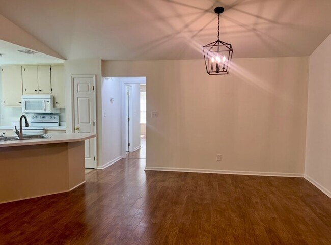 Building Photo - 134 Covington Pl