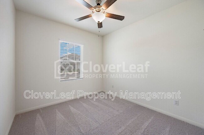 Building Photo - 368 Wren Ln