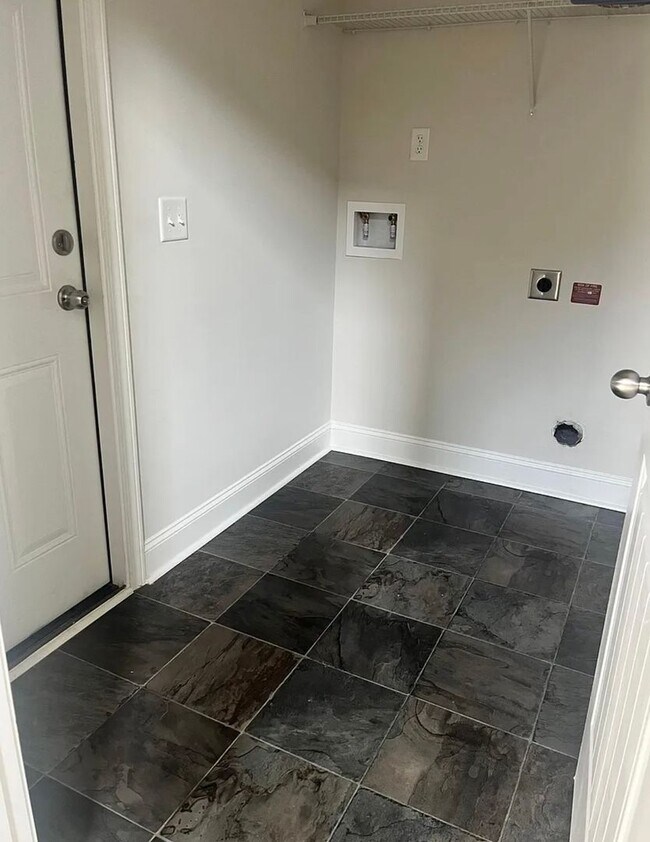 Building Photo - Charming home located in Hinesville