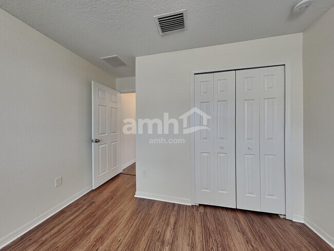 Building Photo - 4340 Country Hills Blvd