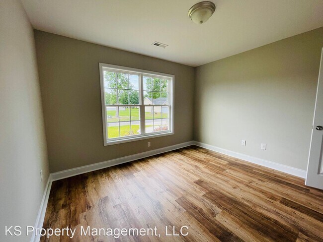 Building Photo - 3 br, 2 bath House - 124 Clearwind Court