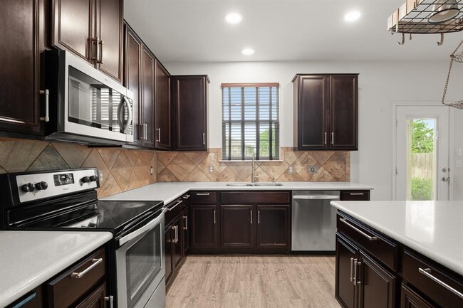 Building Photo - 243 Mancos Dr