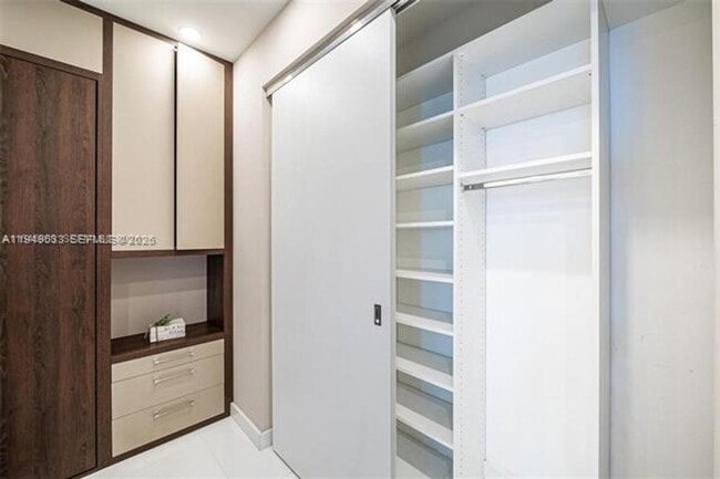 Building Photo - 851 NE 1st Ave