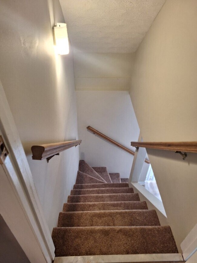 Building Photo - Basement Rancher located in Farragut