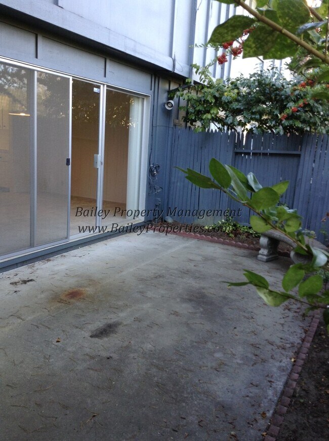 Building Photo - Spacious Seascape Condo