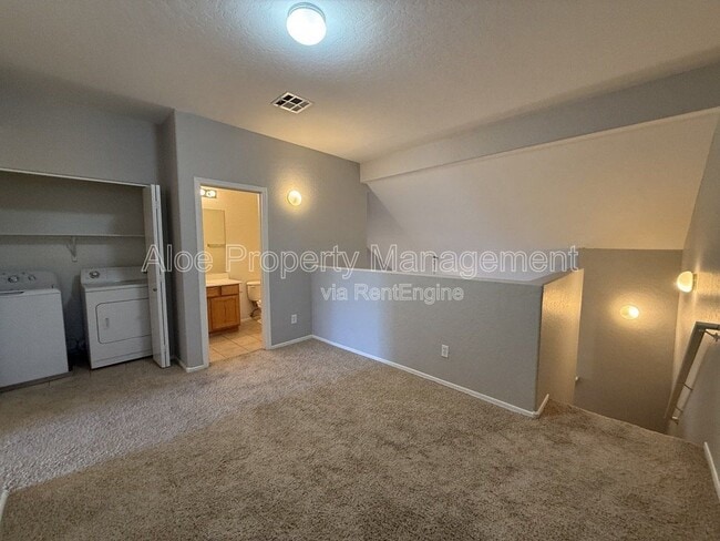 Building Photo - 2027 E University Dr