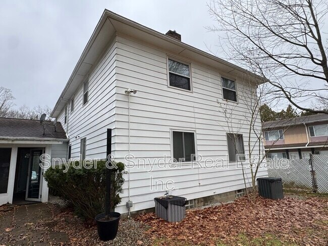 Building Photo - 1857-1859 Cromwell Drive