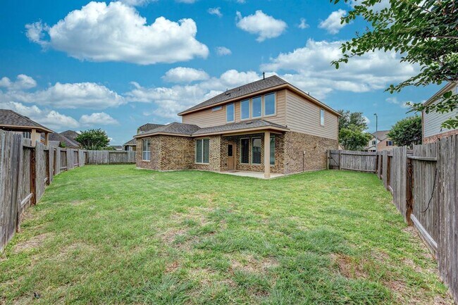 Building Photo - 207 Denfield Ct