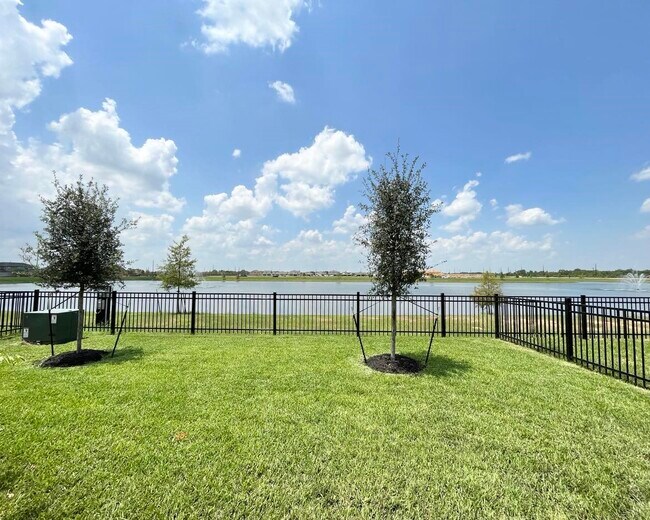 Building Photo - 1337 Grass Bnd Dr