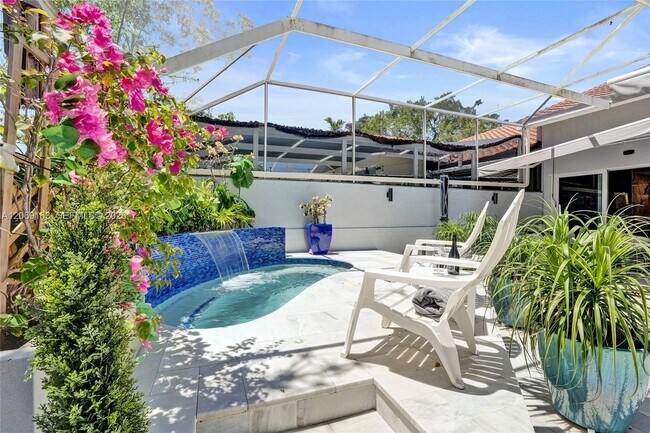 Building Photo - 644 W Palm Aire Dr