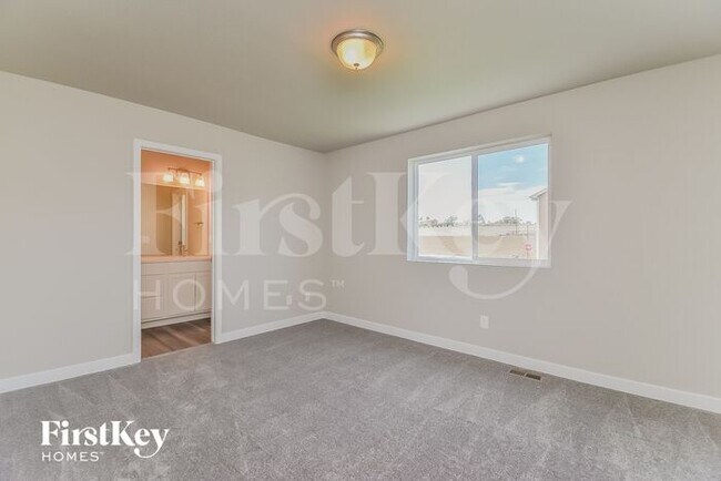 Building Photo - 10393 Luneth Dr