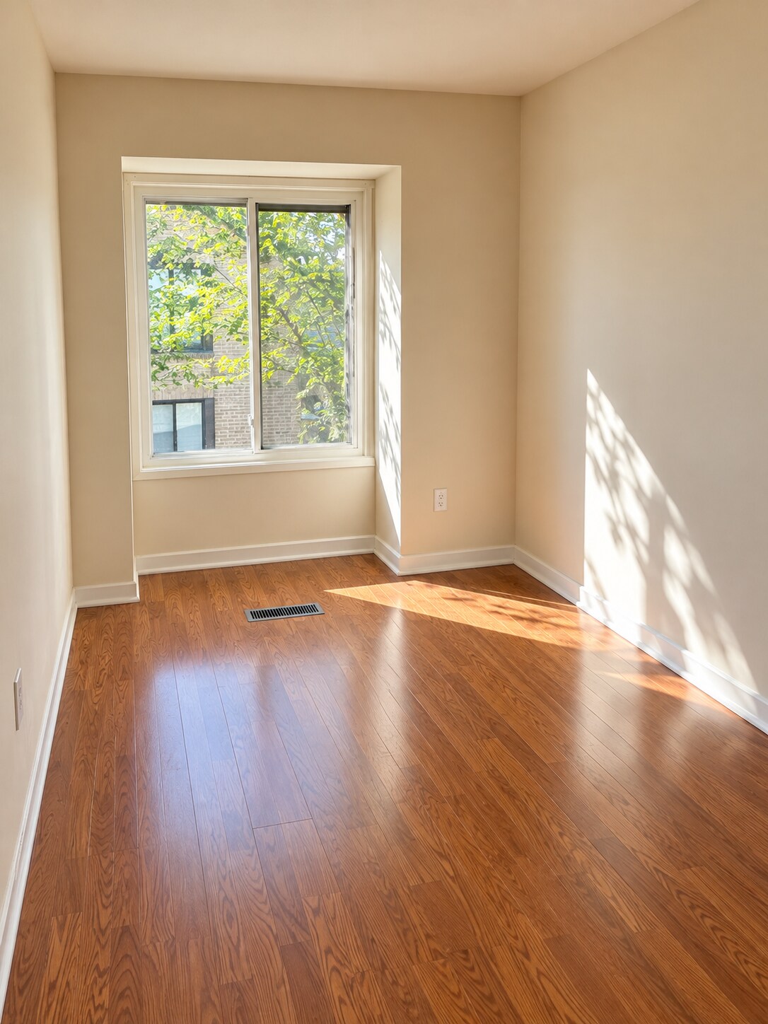 Building Photo - 9922 Forest View Pl