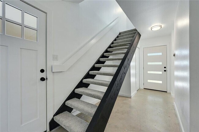 Building Photo - 1502 Bridgeway Dr