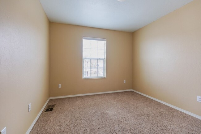 Building Photo - Beautiful Two Story House