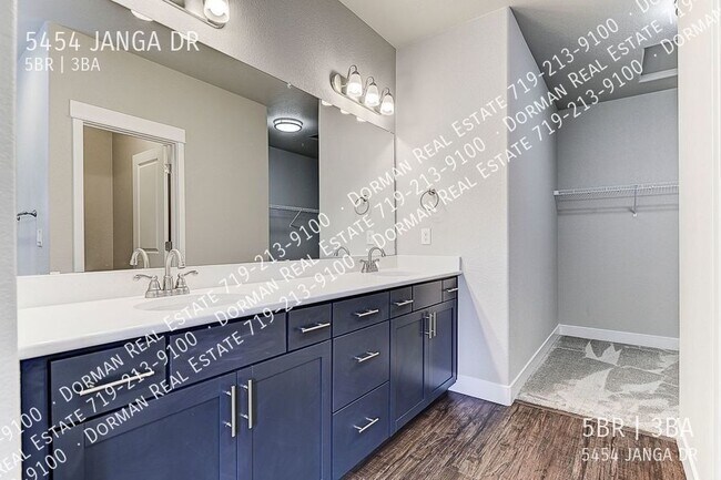 Building Photo - 5454 Janga Dr