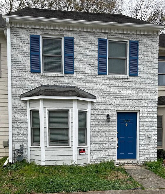 Building Photo - 1005 Oaks Pkwy SE