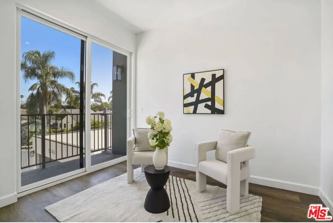 Building Photo - 6146 Whitsett Ave