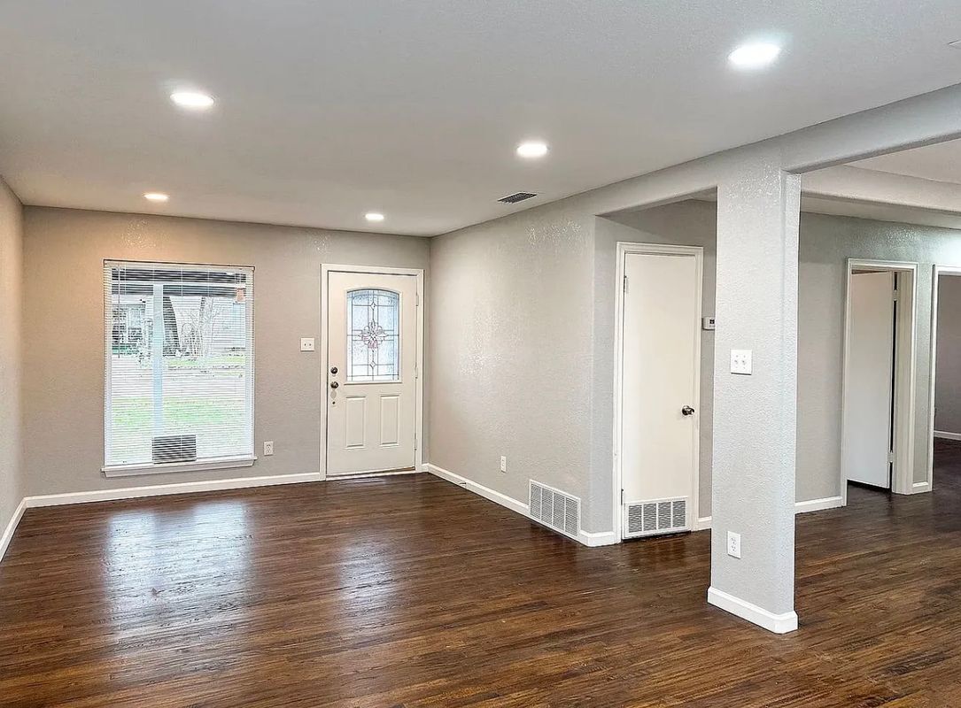 Building Photo - 211 Wanda Dr