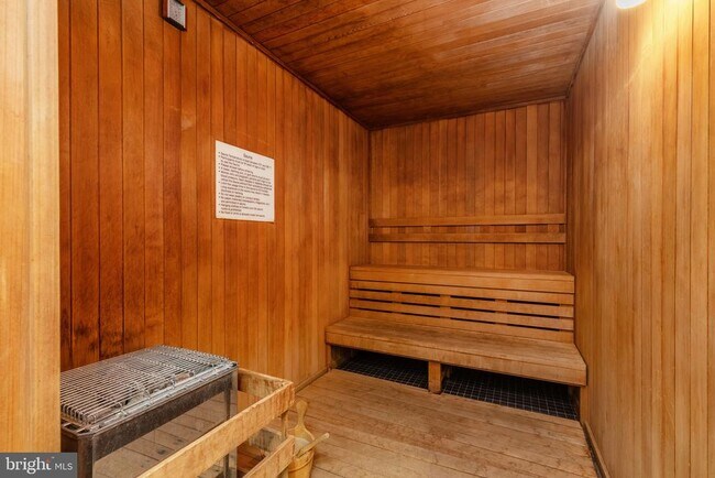 Building Photo - 210 W Rittenhouse Square