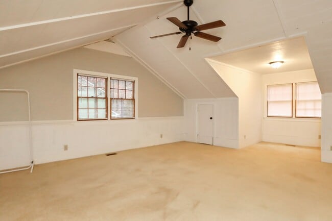 Building Photo - 227 Aspen Blvd