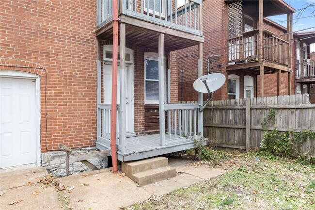 Building Photo - 4234 Dewey Ave