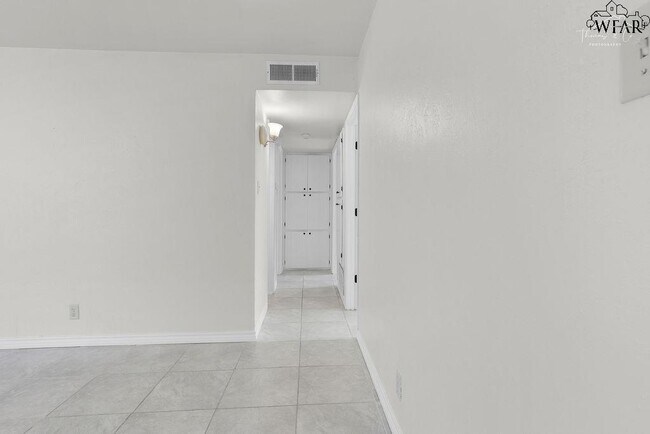 Building Photo - 4837 Colleen Dr