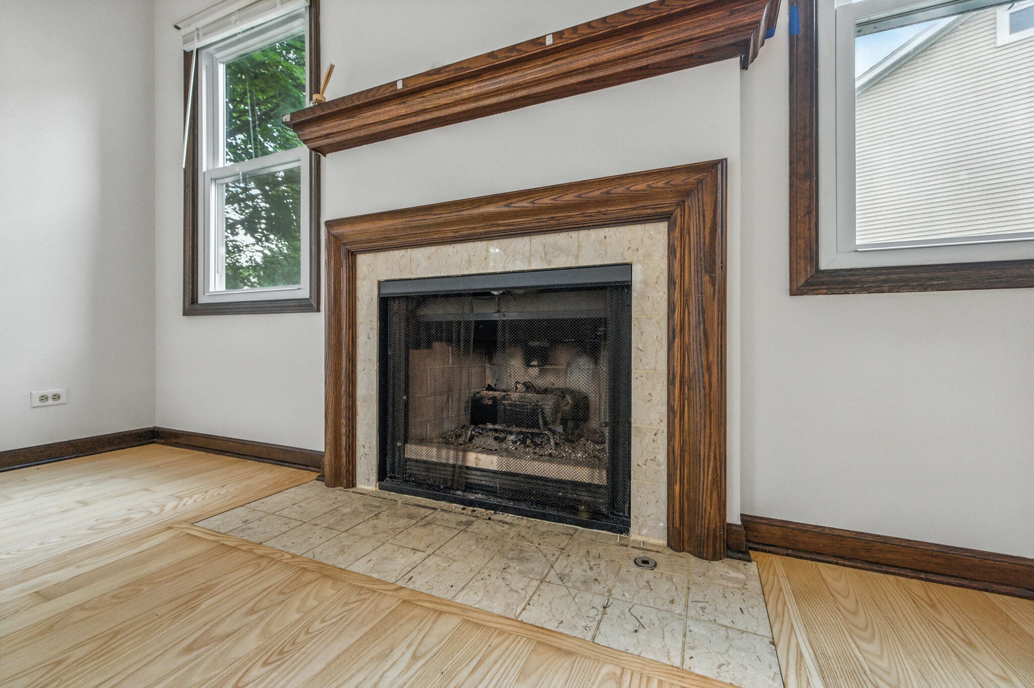 Family Room - 421 Concord Ln